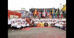 Choy-Lee-Fut-China-2024-frente-al-Salon-ancestral_original